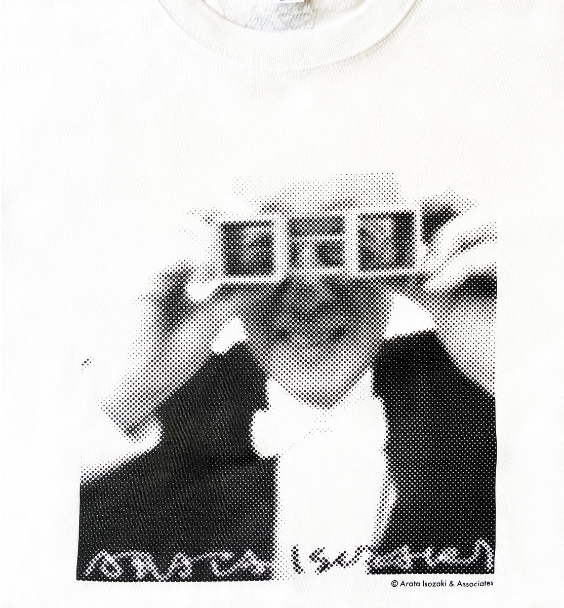 Tシャツ 磯崎新 x イソグラス（北九州市立美術館 本館 模型） ホワイト